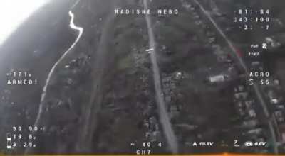 Ukrainian interceptor drone chases Russian Molniya-2 drone while ground AD fires, another interceptor misses closely. Published 31.03.2026