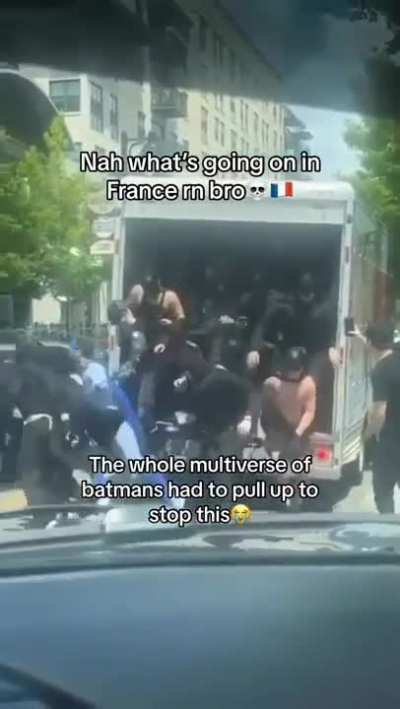 What's happening here? Why so many mans in daylight?