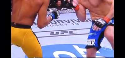 Anderson Slivas shin snaps in half due to a checked leg kick