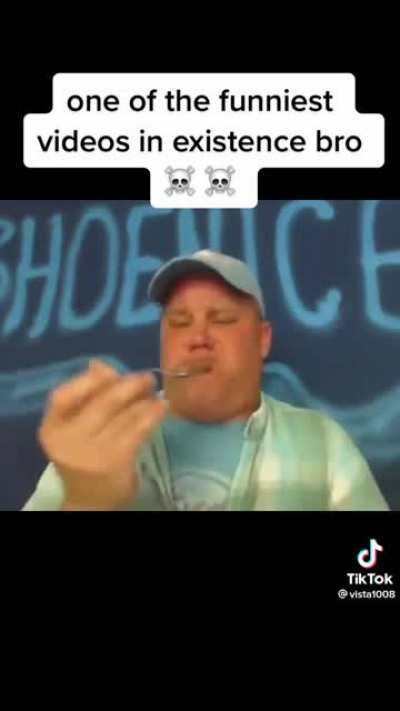 The crew have to see this vid of Shoenice eating fish food