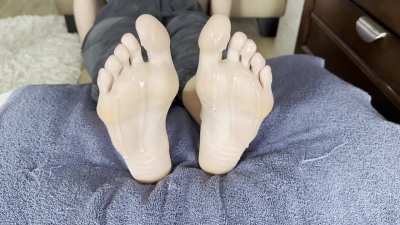 Do you like my soles when they’re lubed up?