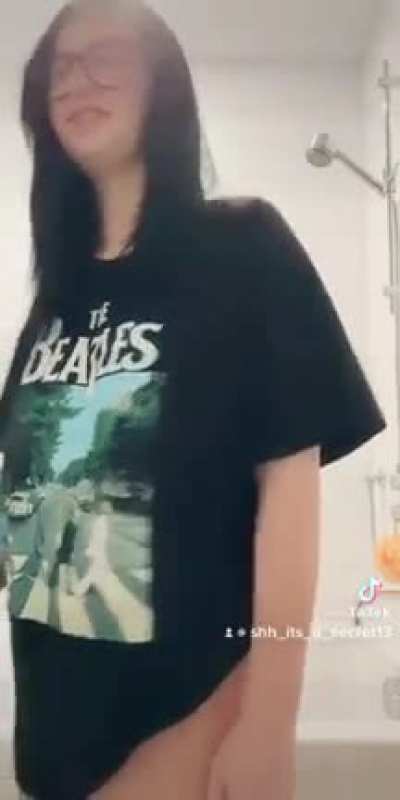 i love chloe she’s such a fuckable slut
