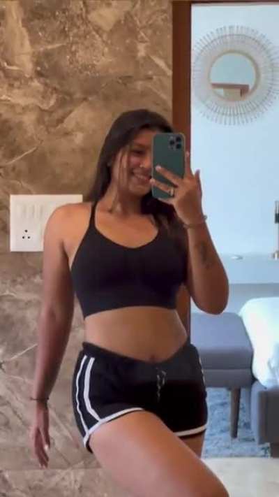 Anyone knows her name or IG?