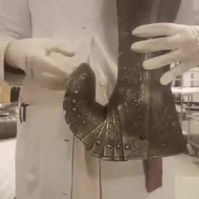 Knights armor are actually flexible (X-Post)