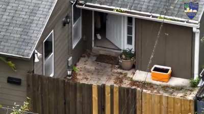 Jacksonville police shoot man who pointed rifle