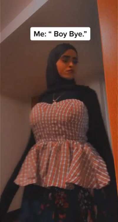 Yeah her tits ain't that big