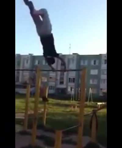 If your squeamish don’t watch