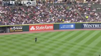 [Highlight] [Highlight] Dylan Cease can't find the target and walks three straight batters, while the bases get loaded for the Yankees. But Cease ends up winning the battle. Yankees score zero runs