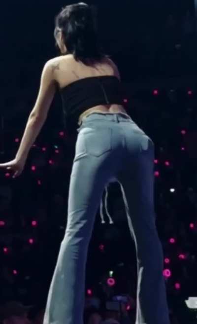 HIRAI MOMO