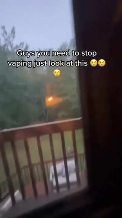 Stop it guys😔