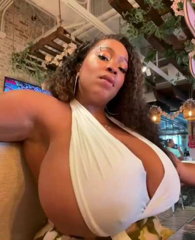 Big Tits nip slip