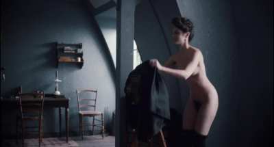 French babe Noemie Merlant celebrating her 33th birthday fully nude, doing ass to ass (w/Mathilde Warnier)