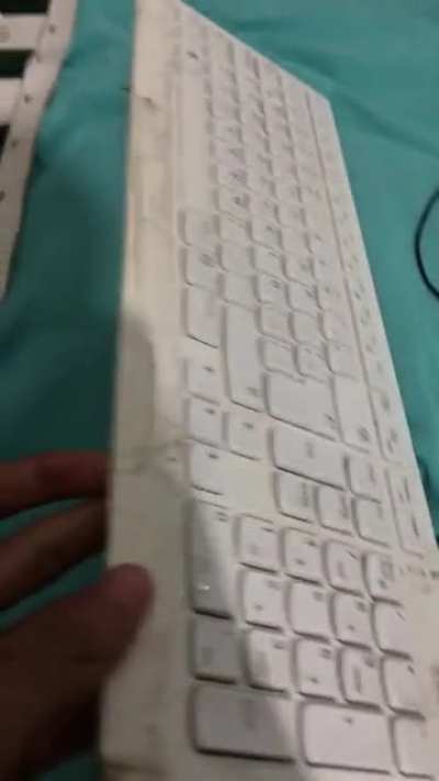 Que onda papus les muestro mi canaima con la que veo los streams de bana… es tremenda pc prros :v