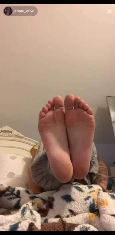 jennie__olive (soles flash)