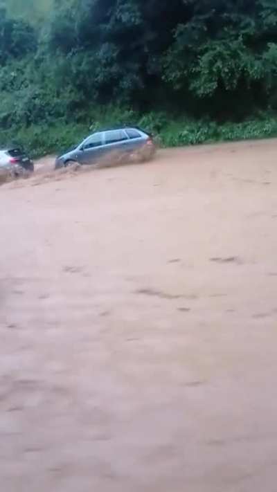 A stream of water develops into a flood within 3 minutes (yesterday in Namur, Belgium)