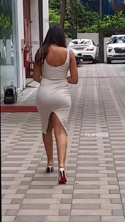 Nora's 🍑🍑