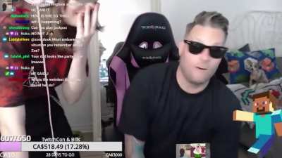 Dad calls her daughter THICC in front of her viewers