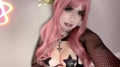 santa told me you wanted a big tiddy goth fucktoy for xmas, is that true?