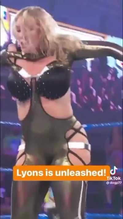 Should I start watching wrestling again 🤔🍑