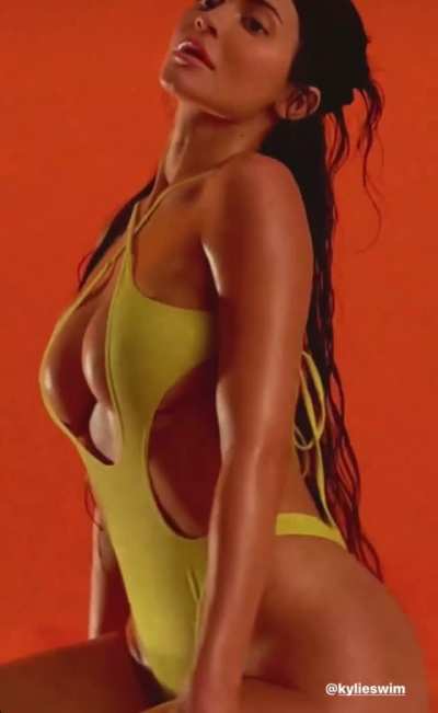 Milk me for Kylie Jenner