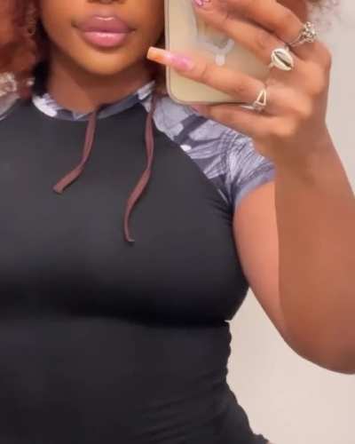 R&B singer SZA