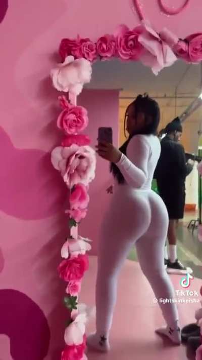 Light<wbr>skinK<wbr>eisha ass so fat😮‍<wbr>💨🫠🫶😍😍