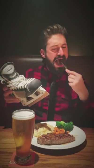 Canadians: how tired of these stereotypes! also Canadians: