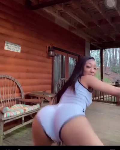 Boa i’ll fuck the guts aht dis hoe