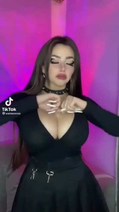 @vaimonroe