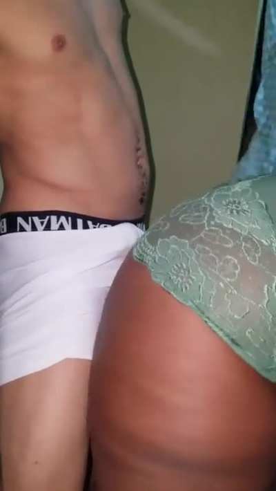 ebony throwing it