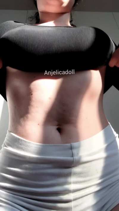 Dropping my boobs after gym (OC)