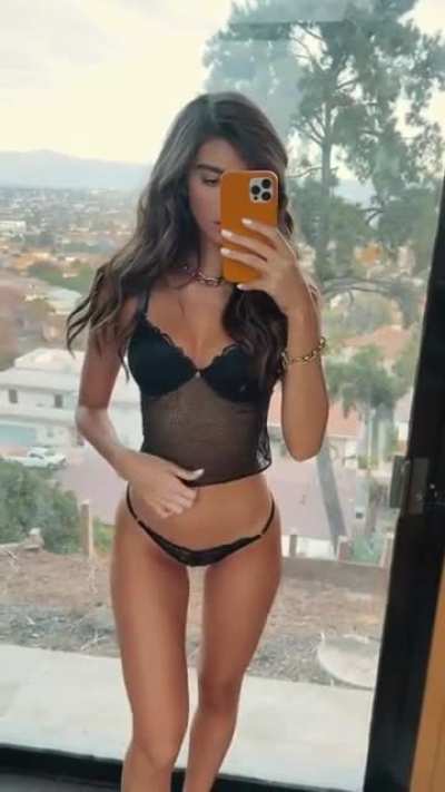 Cindy Mello