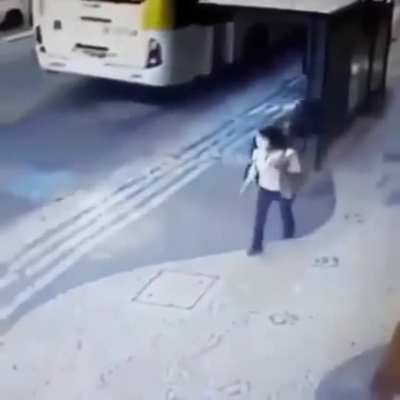 Acho que ela não tem muita sorte
