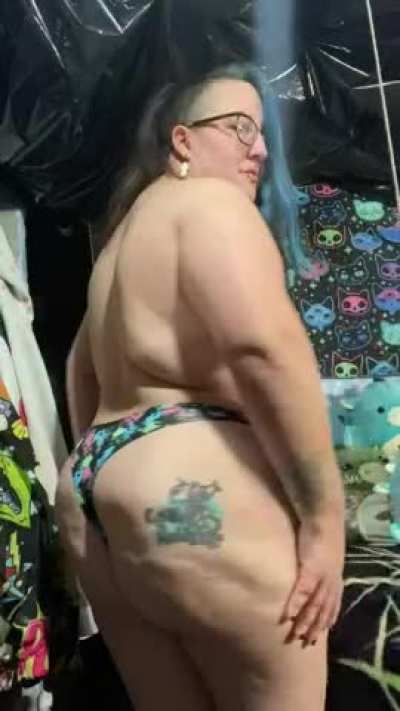 Do a lil wiggle jiggle