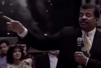 Arestovich and Neil deGrasse Tyson illustrated how Moskva was destroyed