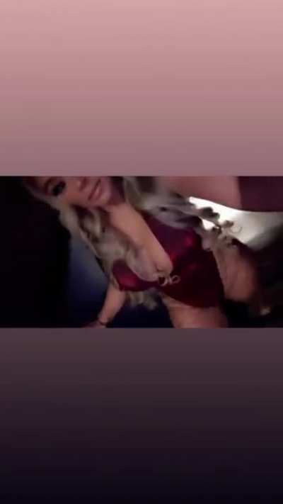 🍑🤳🏻