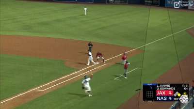 [Highlight] Sal Frelick doubles off runner at first after catching fly ball in left center