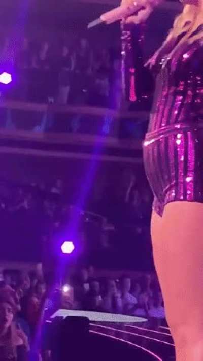 Taylor is so deliciously sexy