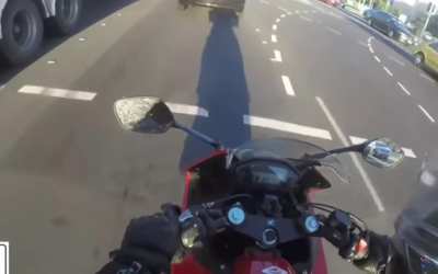 Australia: Motorcycle gets hit by truck