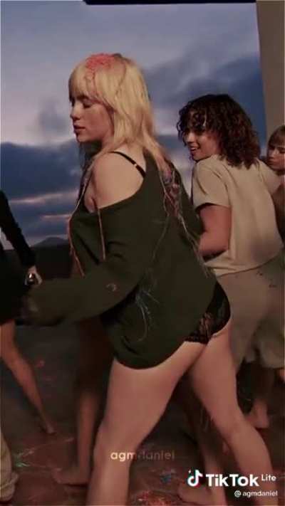 Billie Huge Tits