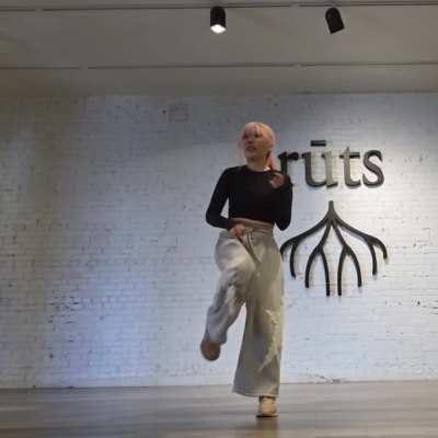Lily dance