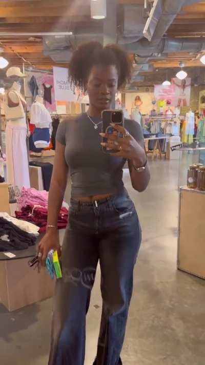 Ari Lennox