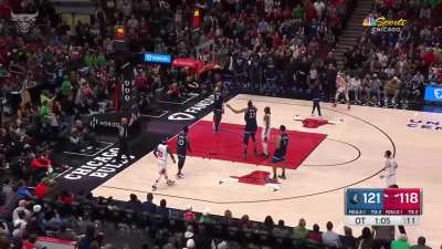 [Highlight] Derozan goes at Gobert once again in OT and hits another clutch shot + the foul!