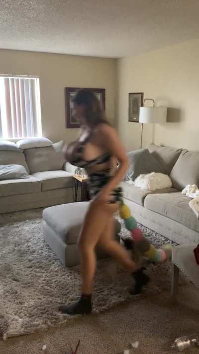 There’s a lot of bouncing when I play with my dog [oc]