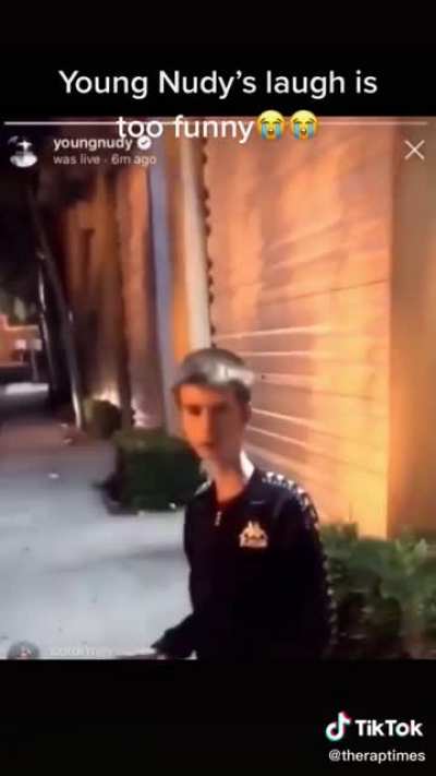 this nigga laugh worse than bruce😭😭