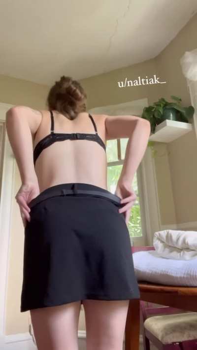 a pretty strip tease