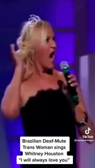 Brazilian deaf trans woman sings Whitney Houston's 