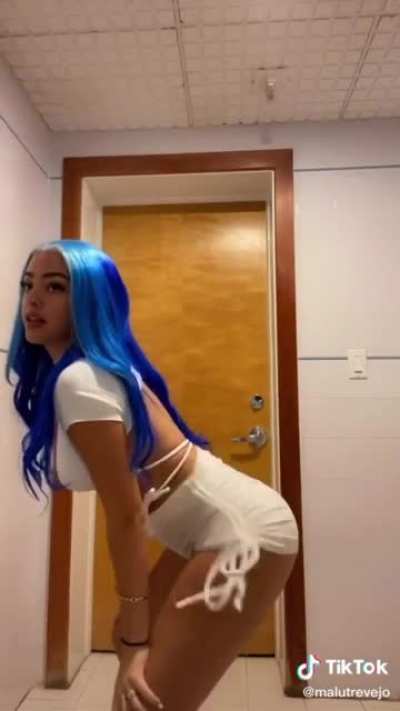 Malu in Slow-Mo 🍑
