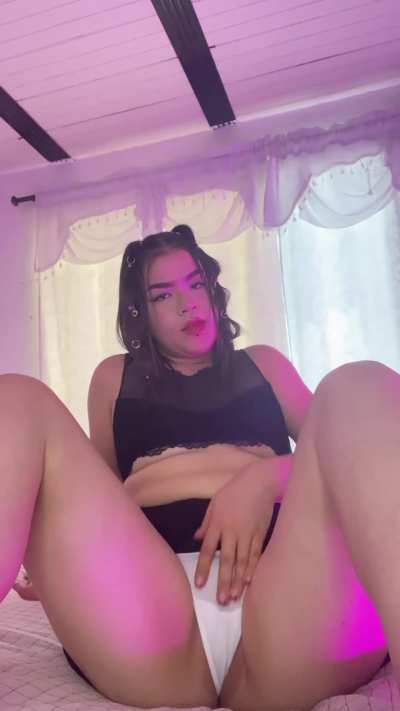 I love older men, but I always wonder how they feel about an 18 yo Latina like me!