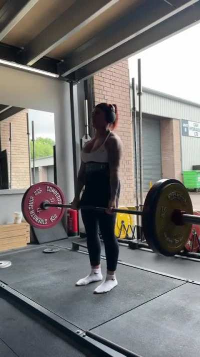 140kg moving alright! 2 weeks out from competition 